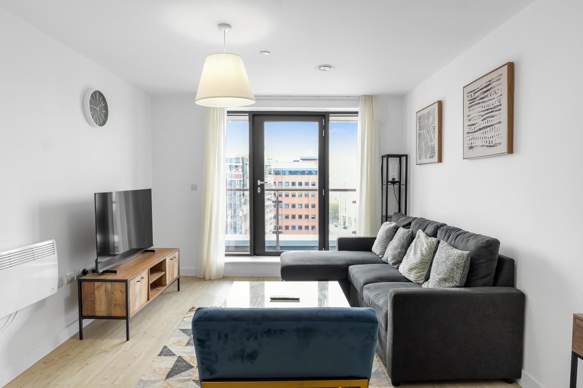 High Rise 2 Bedroom & 2 Bath With Parking, Balcony & Amazing View *
